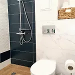 петър 27 до плажа с паркинг Peter 27 Center And Private Parking * Бургас